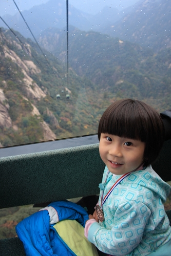 带四岁孩子爬黄山，一天行程28