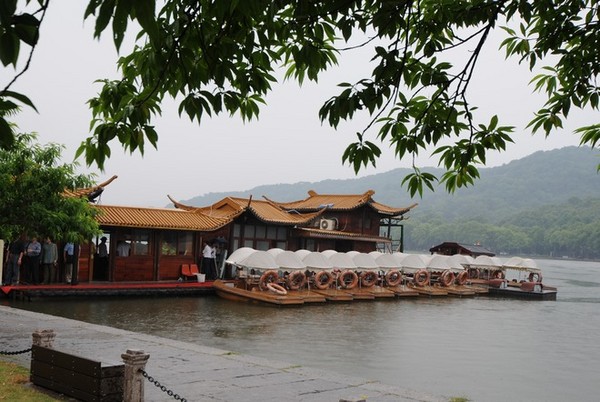 【杭州西湖雨纷纷】组图/文3