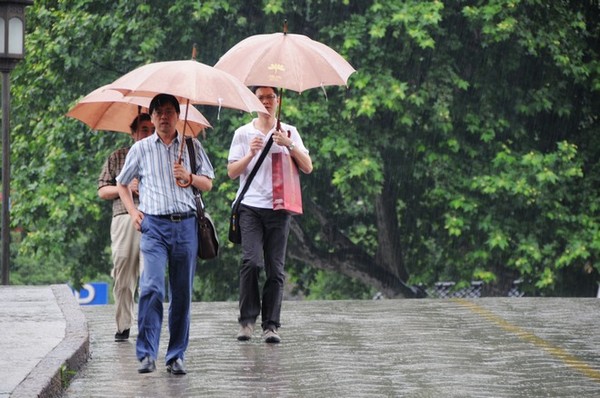 【杭州西湖雨纷纷】组图/文13