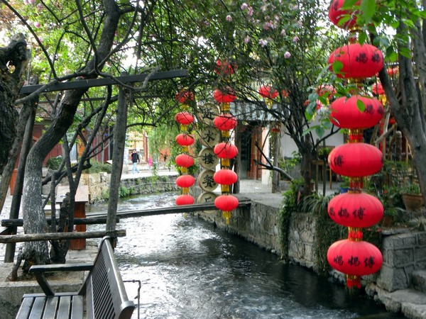 一个80的北京大爷拍的丽江片片，，真是不错！4