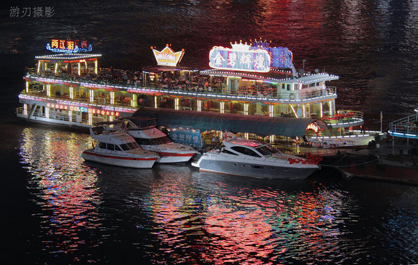 重庆朝天门码头昼夜即景17