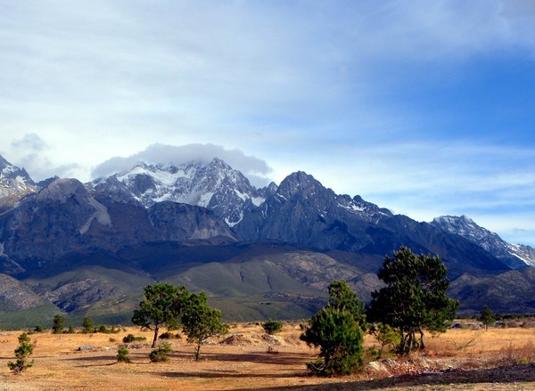 一个80的北京大爷拍的丽江片片，，真是不错！90