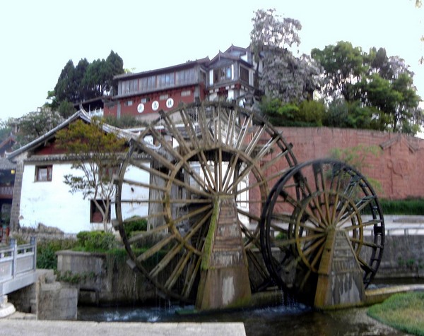 一个80的北京大爷拍的丽江片片，，真是不错！87