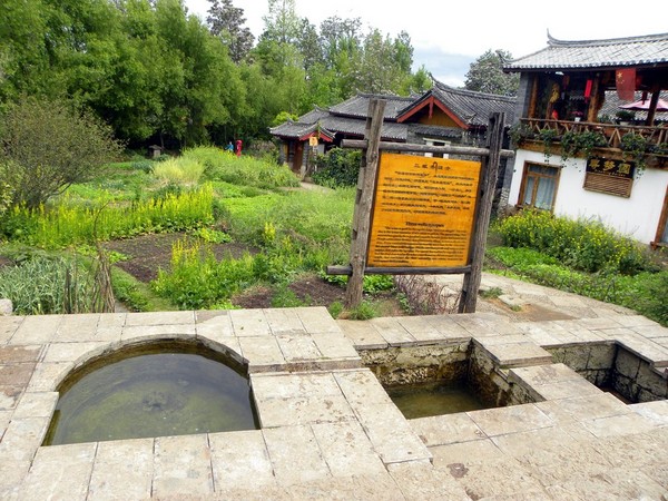 一个80的北京大爷拍的丽江片片，，真是不错！80