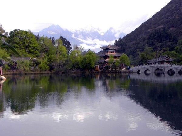 一个80的北京大爷拍的丽江片片，，真是不错！11