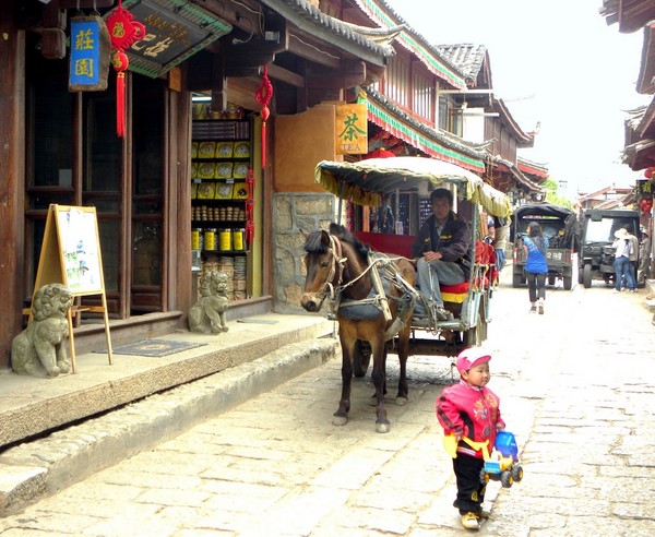 一个80的北京大爷拍的丽江片片，，真是不错！77