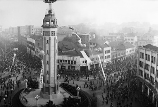 重庆解放碑的黄昏时分5