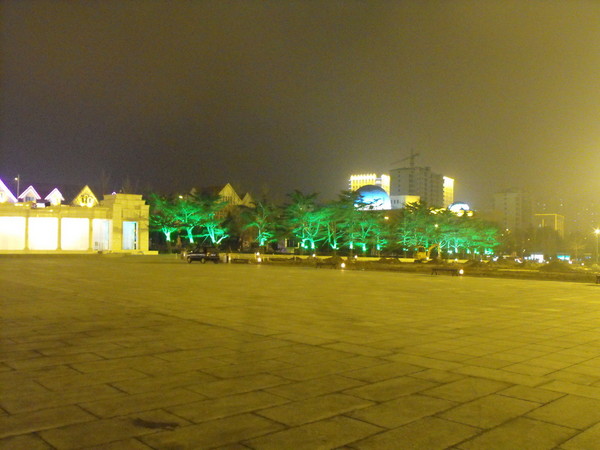 大连市政府广场夜景1
