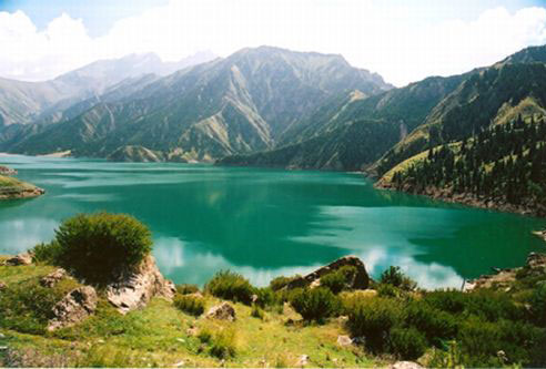 阿克苏大龙池 青杉翠柏绿草如茵美仑美奂(组图)2