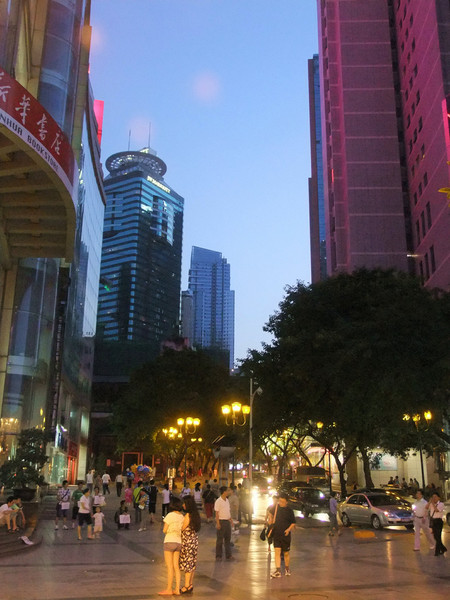 重庆解放碑的黄昏时分10