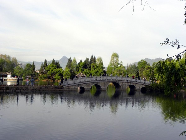 一个80的北京大爷拍的丽江片片，，真是不错！16