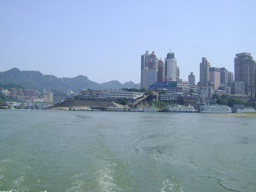 徜徉朝天门码头(图)1