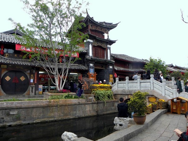 一个80的北京大爷拍的丽江片片，，真是不错！85