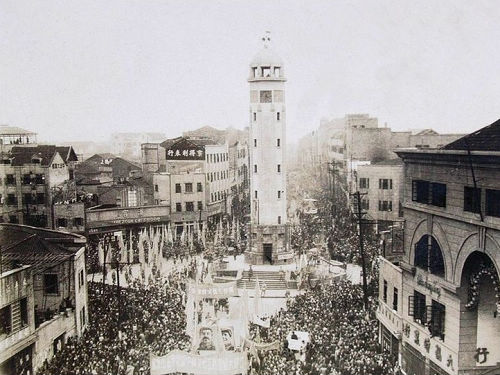 重庆解放碑的黄昏时分4