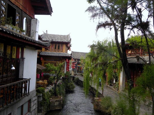 一个80的北京大爷拍的丽江片片，，真是不错！8