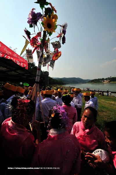 亢奋了1371年的泼水节 ━ 中国最美的214国道［7］1