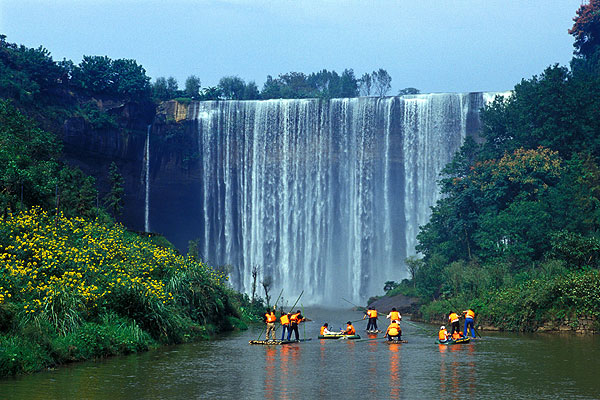 “亚洲第一瀑”——青龙瀑布(图)2