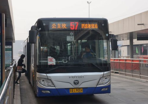 明天起北京260条公交线路调整1