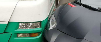 兰博基尼撞公交车1