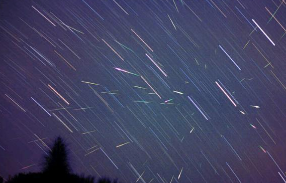 今天晚上天琴座流星雨来临1