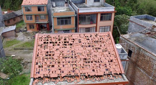 广西多地出现冰雹灾害1