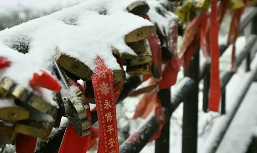 峨眉山五月飞雪2