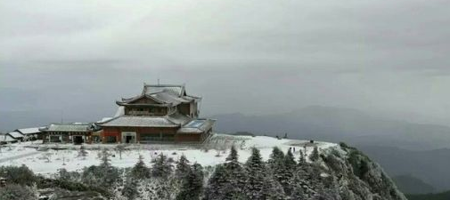 峨眉山五月飞雪1