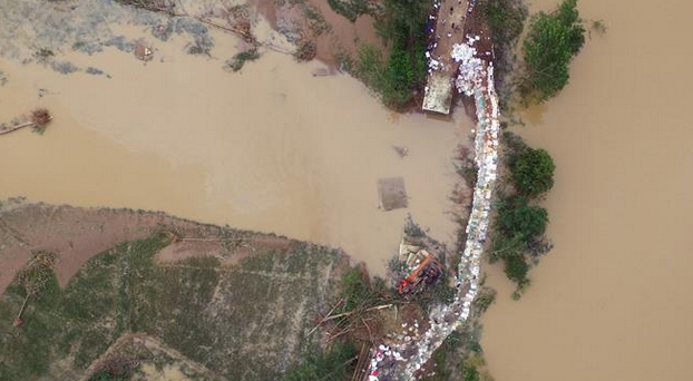 武汉新洲发生溃口1