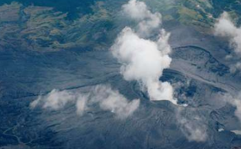 日本阿苏山喷发最新消息1