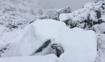 2016年10月9日太白山下雪最新消息1