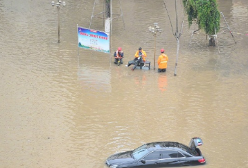 2017年7月昆明突降暴雨最新消息1